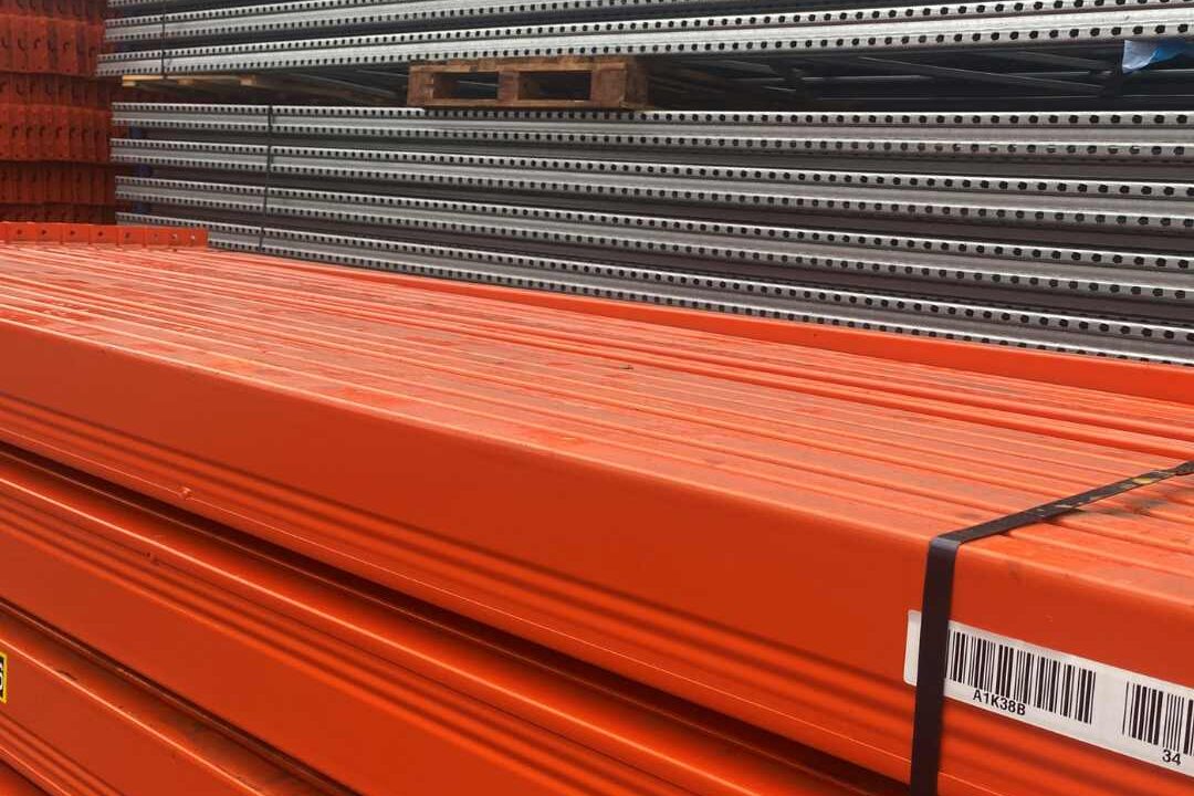 High-quality used pallet racking frames and beams