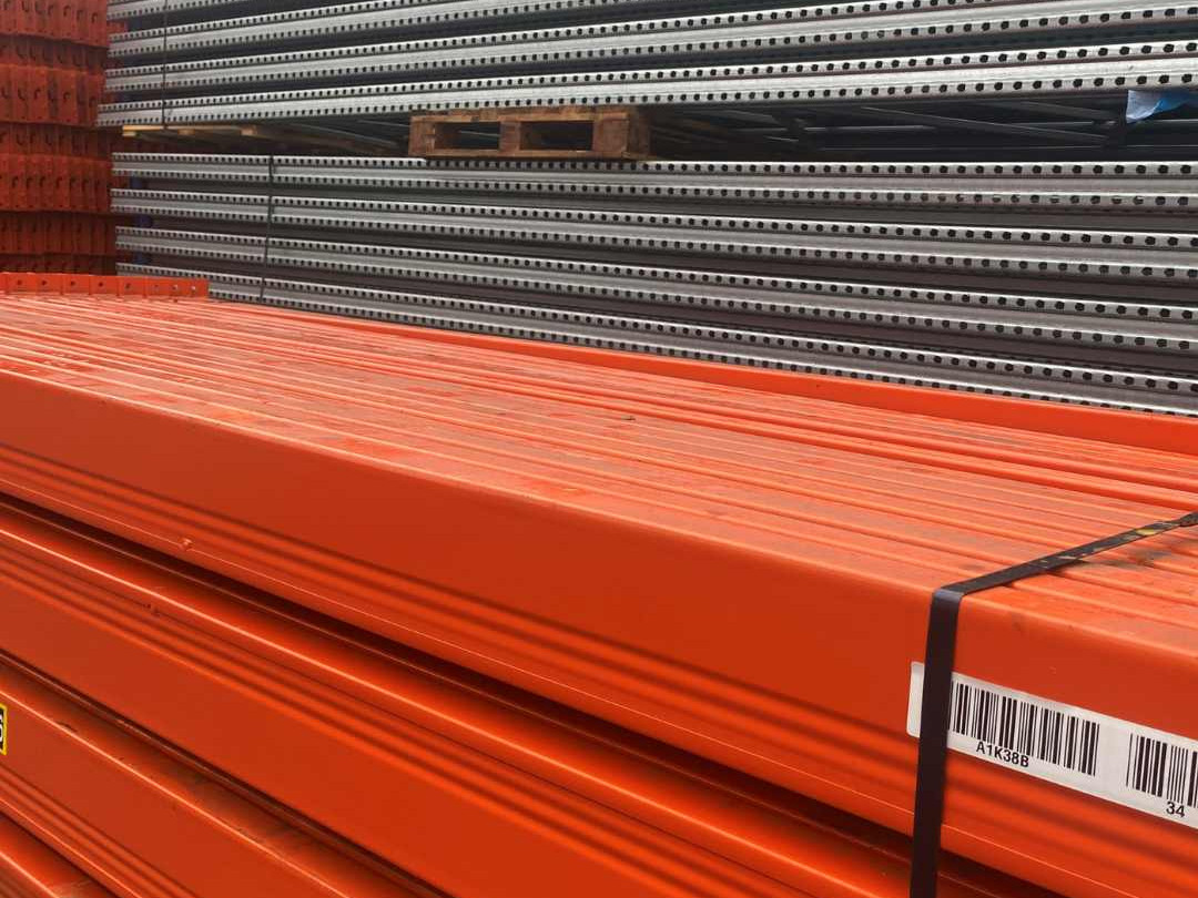 High-quality used pallet racking frames and beams