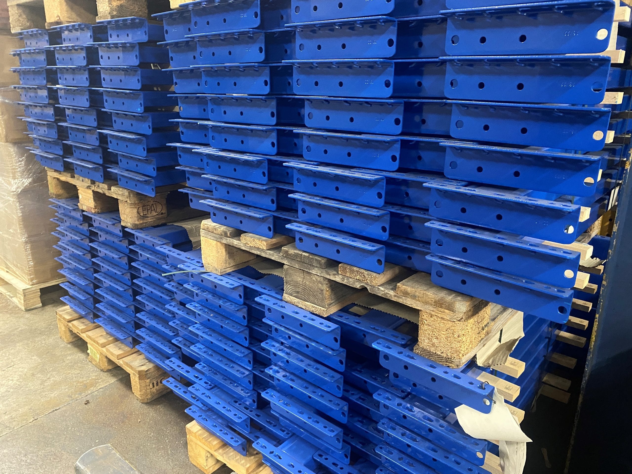 Used pallet racking beams