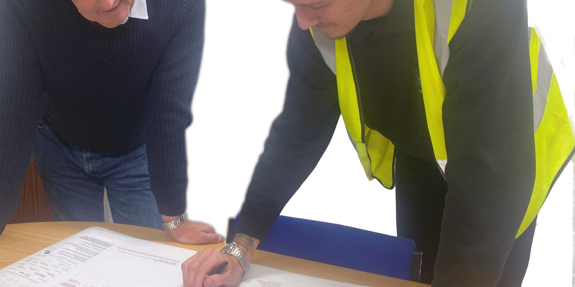 Employees from secondhandracking.com