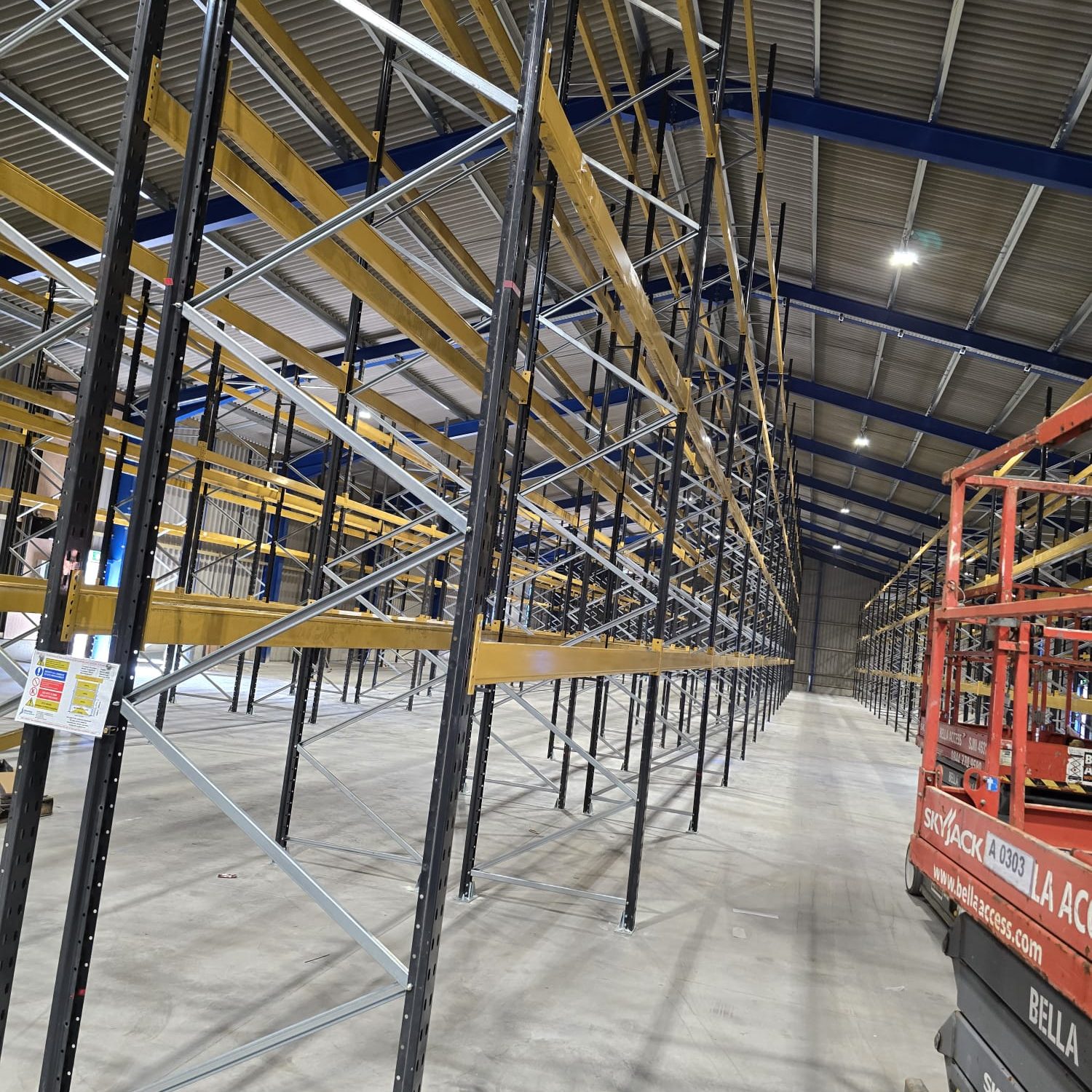 Pallet racking aisle, creation group